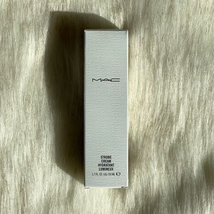 MAC Strobe Cream-Goldlite gold pearls